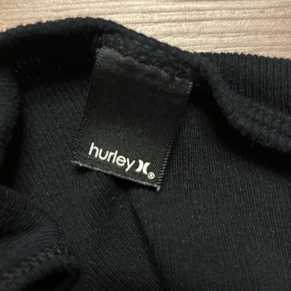 Hurley - Picture 3 of 3